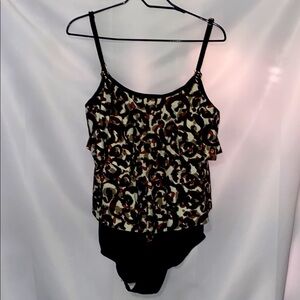 Maxine of Hollywood Black and Tan Ruffled Tiered Swimsuit size 18 Gold accents